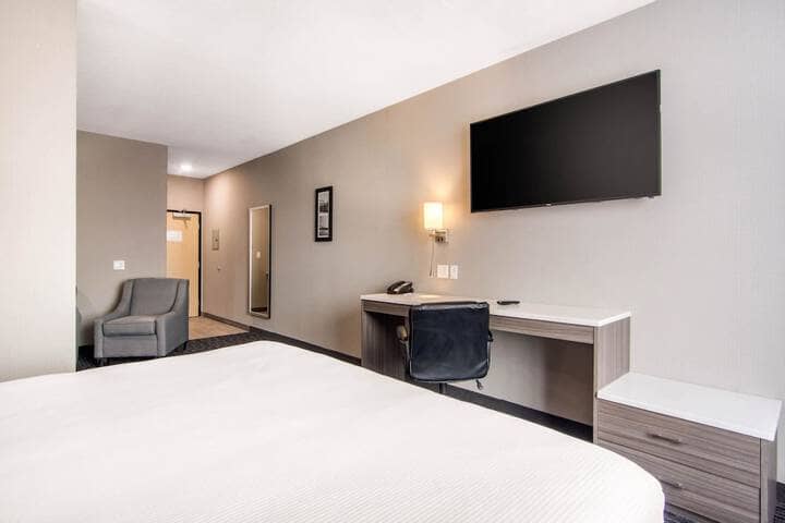 Room 30 of 49