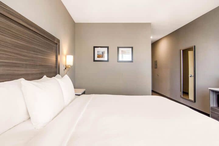 Room 17 of 49