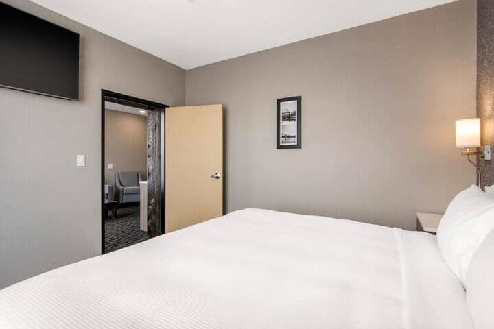 Room 9 of 49