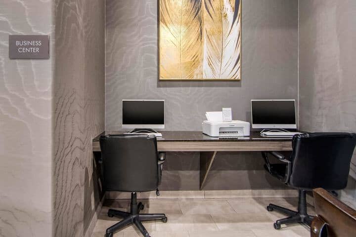 Business Center 48 of 49